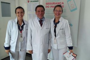 Novidades: A enfermeira do NSP, Aline Beviláqua, o Presidente da Santa Casa, doutor Renato Villela Loures e a enfermeira do SCIH, Cristina Nantes