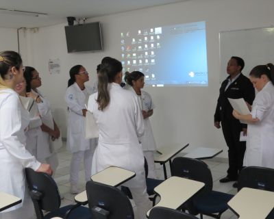 Santa Casa recebe alunos da Univiçosa (08/04/2019 10:25:11)
