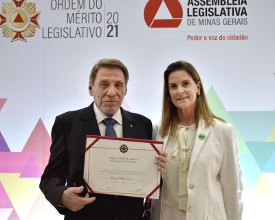 Presidente da Santa Casa recebe a Ordem do Mérito Legislativo de Minas pelo seu protagonismo no combate à Covid-19 (29/11/2021 15:40:30)